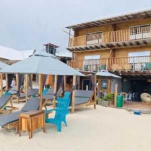 Cabanas W Beach